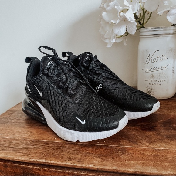 Nike Air Max 270 Black Sneaker - Picture 4 of 9